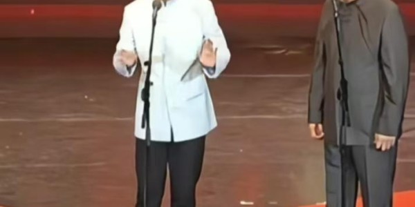 贾旭明讽刺国足不进球是后门走习惯了，网友：开张封三年？